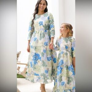 ISO these dresses!!!